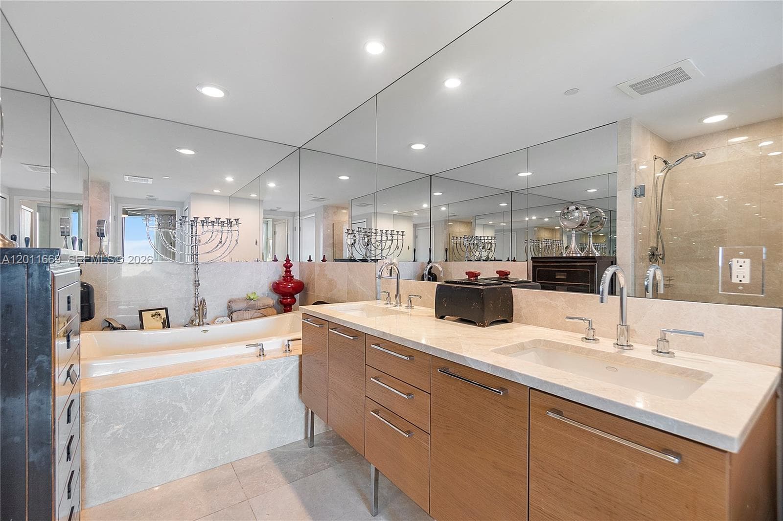 17001 Collins Ave # 1703, Sunny Isles Beach FL 33160 — 17