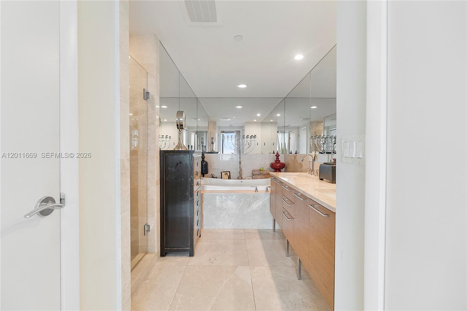 17001 Collins Ave # 1703, Sunny Isles Beach FL 33160 — 16