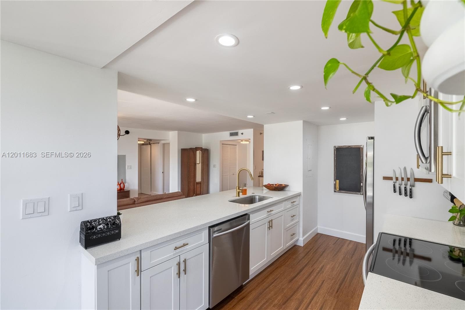 4000 Towerside Ter # 308, Miami FL 33138 — 5