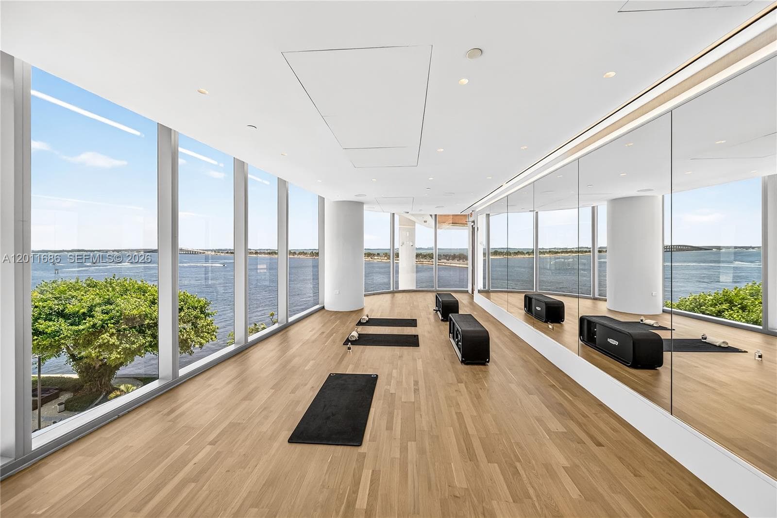 175 25 RD # 3303, Miami FL 33129 — 22