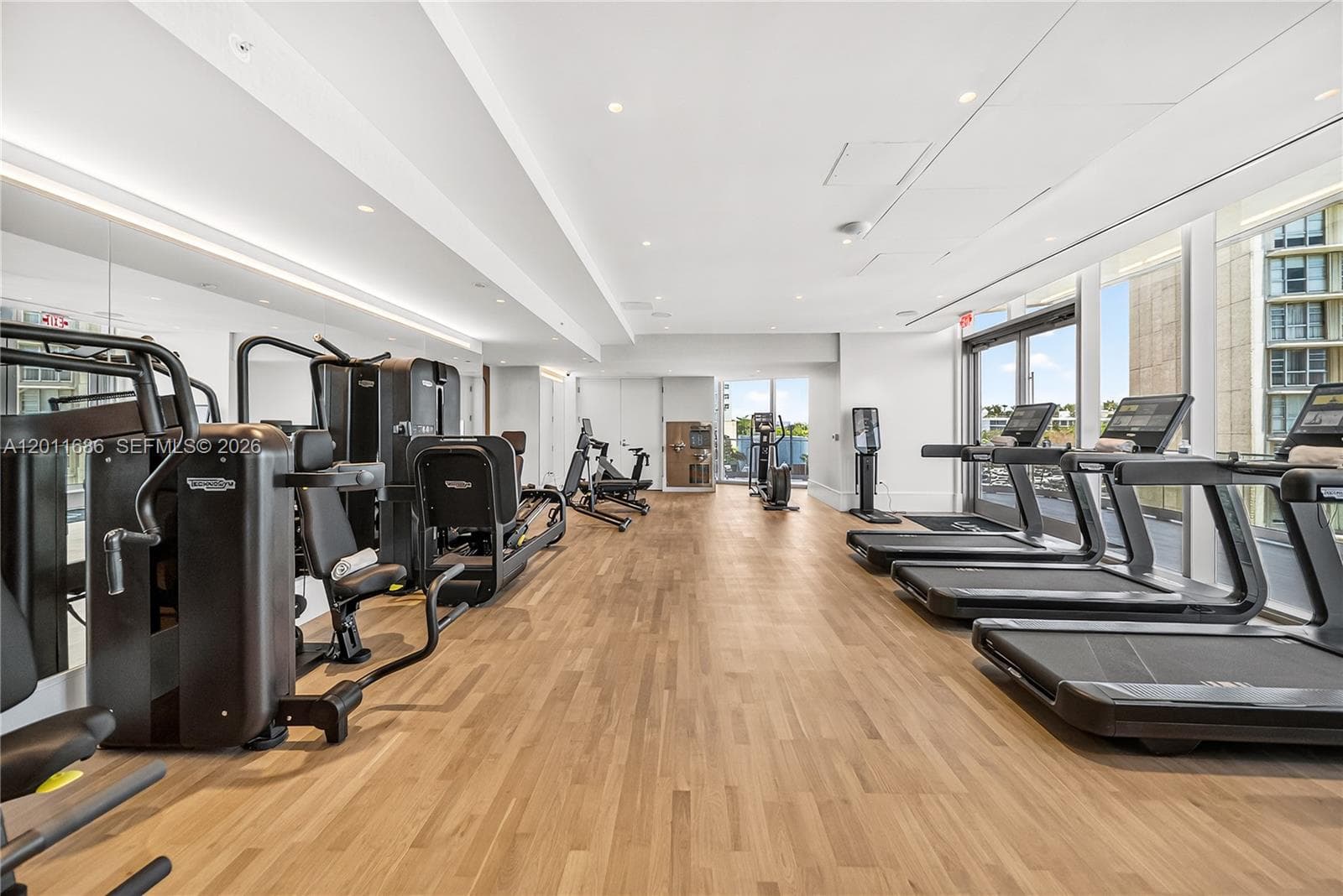 175 25 RD # 3303, Miami FL 33129 — 21