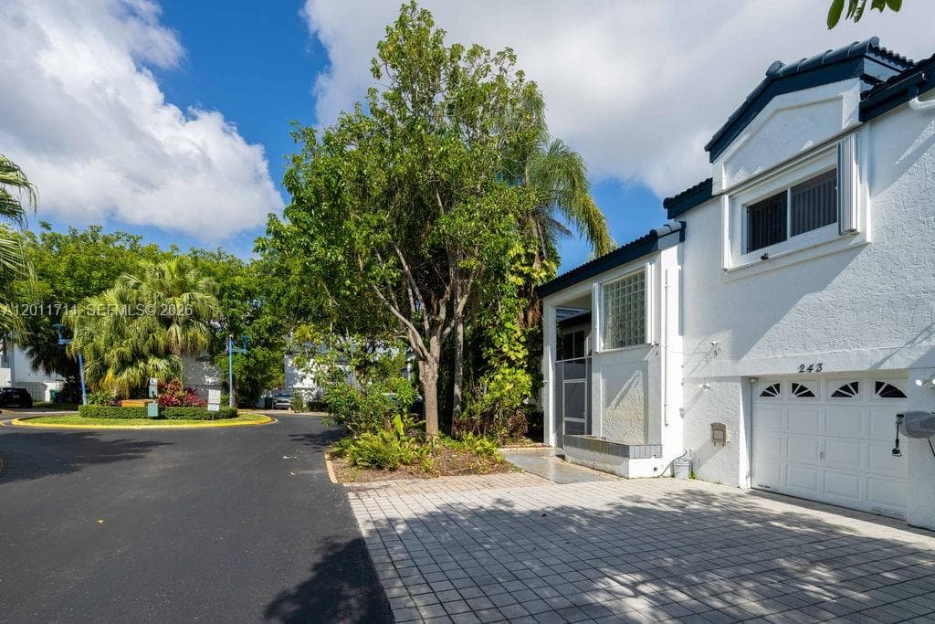 243 NE 212th Ter, Miami FL 33179 — 2