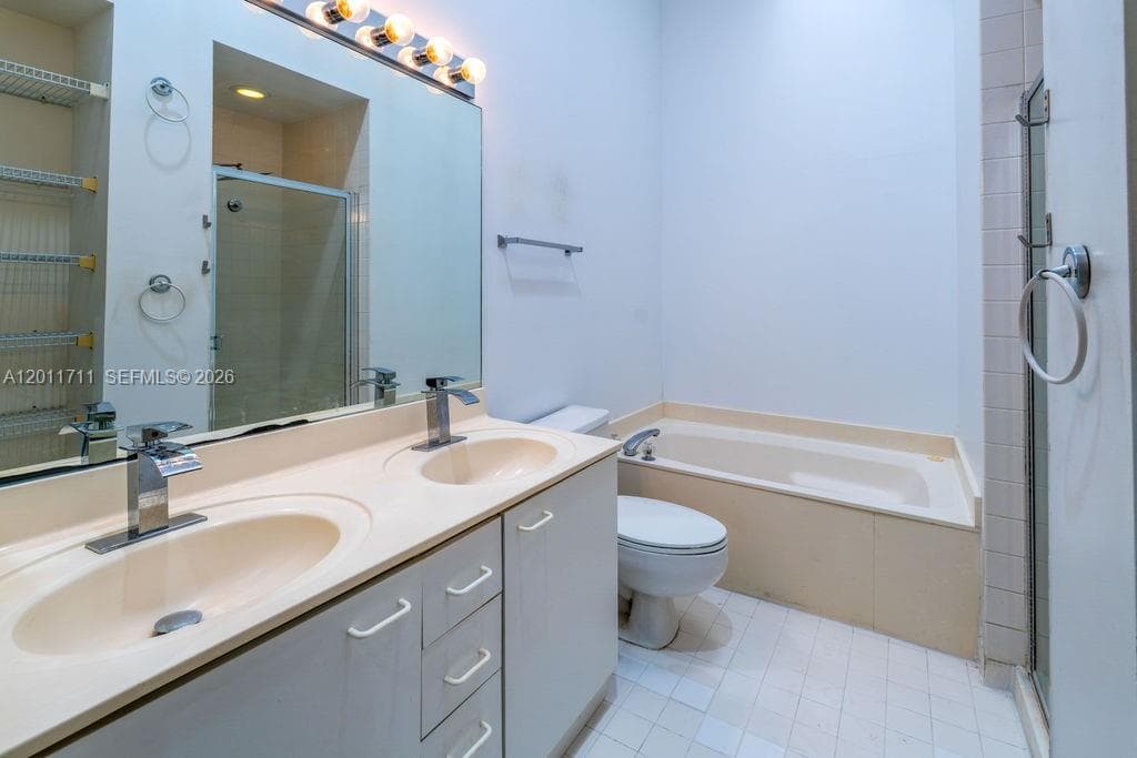 243 NE 212th Ter, Miami FL 33179 — 16
