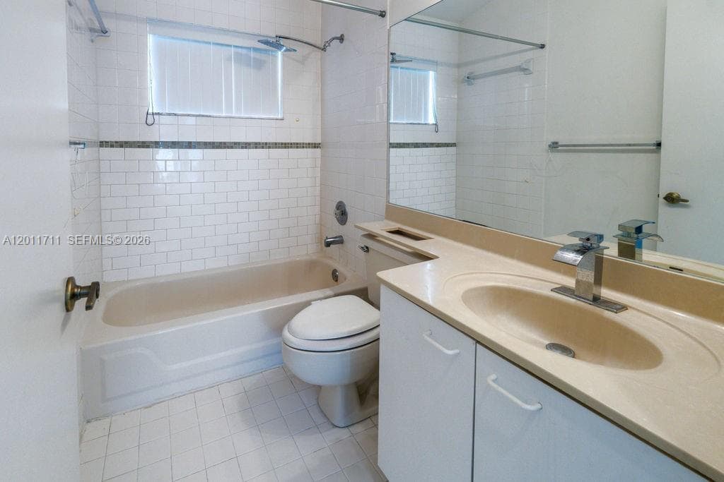 243 NE 212th Ter, Miami FL 33179 — 22