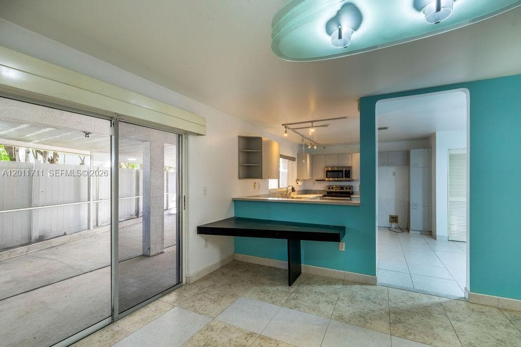243 NE 212th Ter, Miami FL 33179 — 7