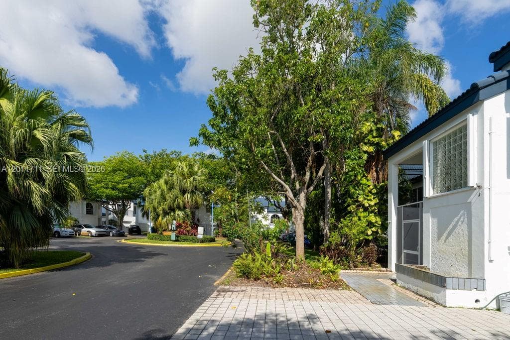 243 NE 212th Ter, Miami FL 33179 — 3