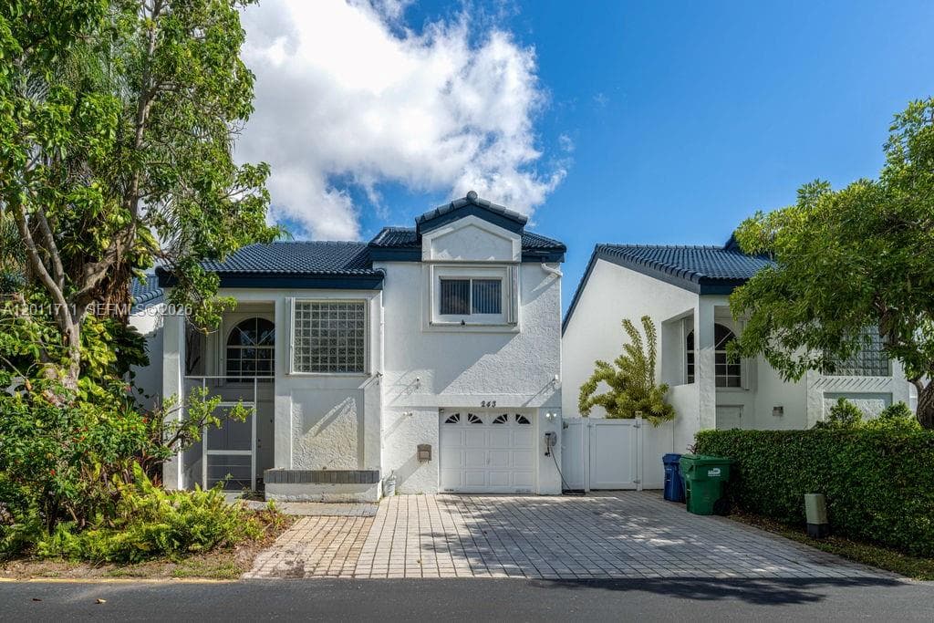 243 NE 212th Ter, Miami FL 33179 — 1