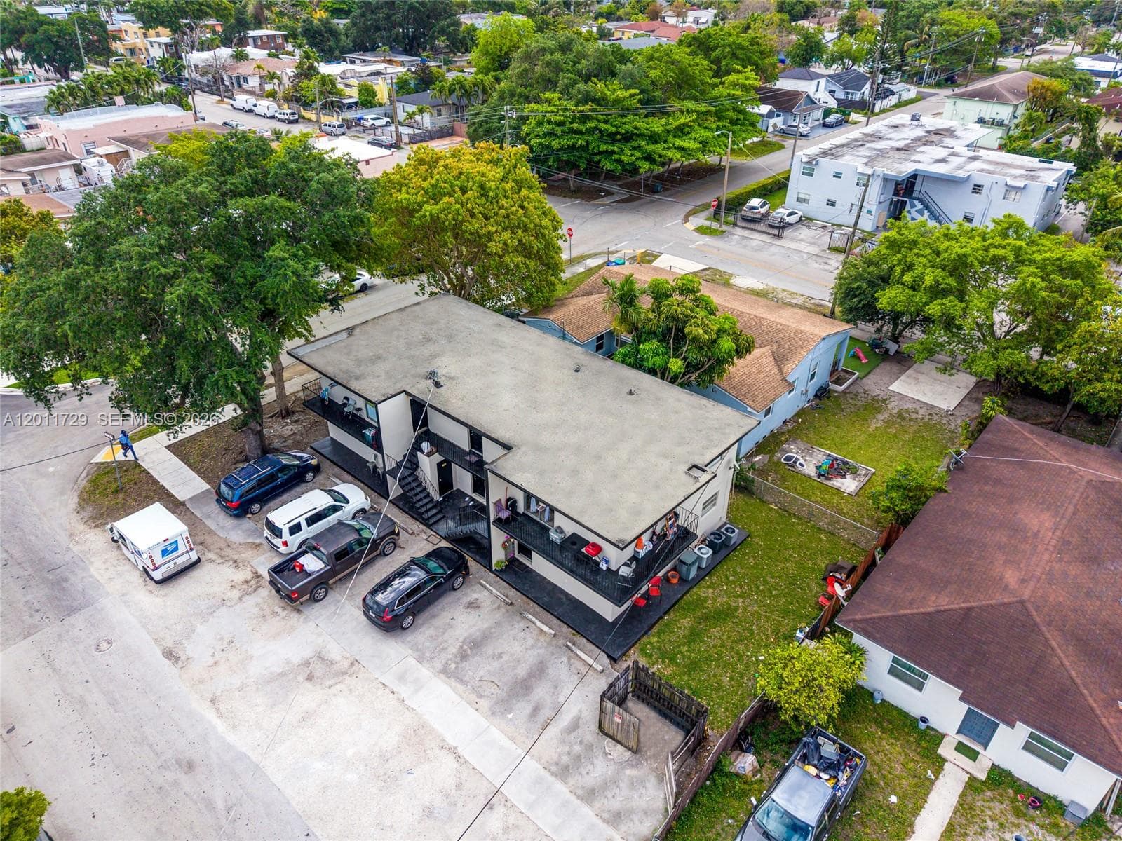 1800 NW 19th Ter, Miami FL 33125 — 10
