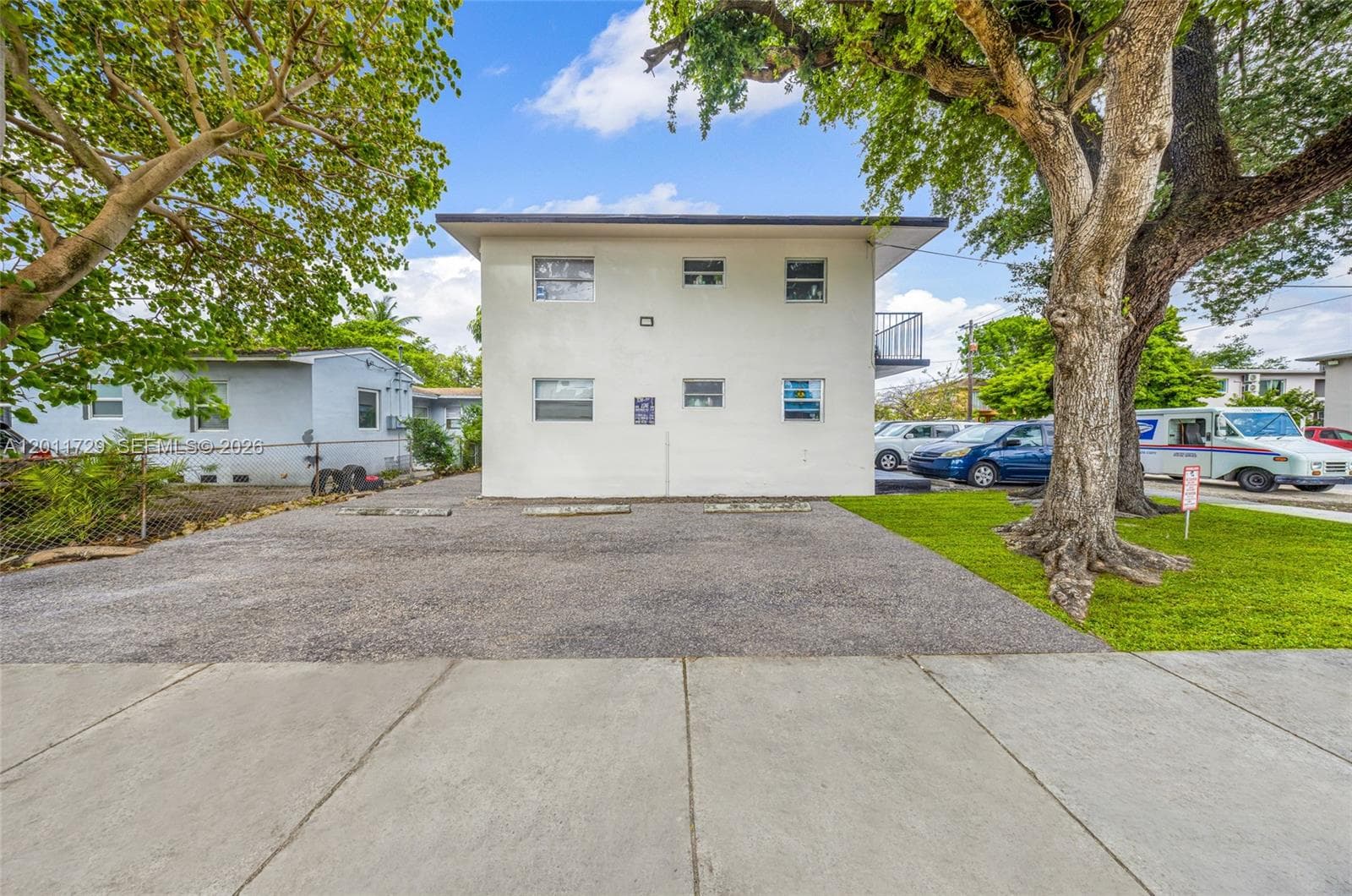 1800 NW 19th Ter, Miami FL 33125 — 4