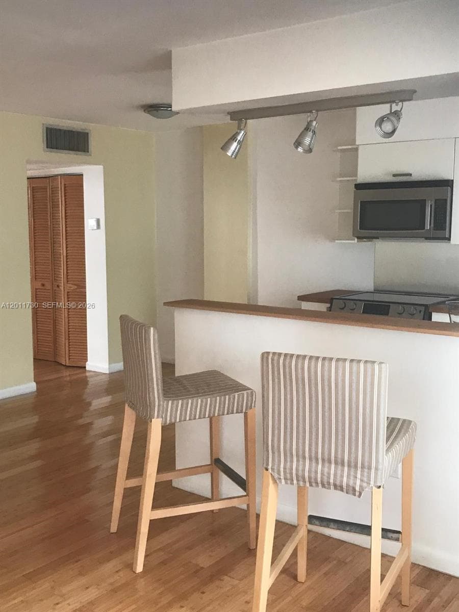 949 Pennsylvania Ave # 309, Miami Beach FL 33139 — 3