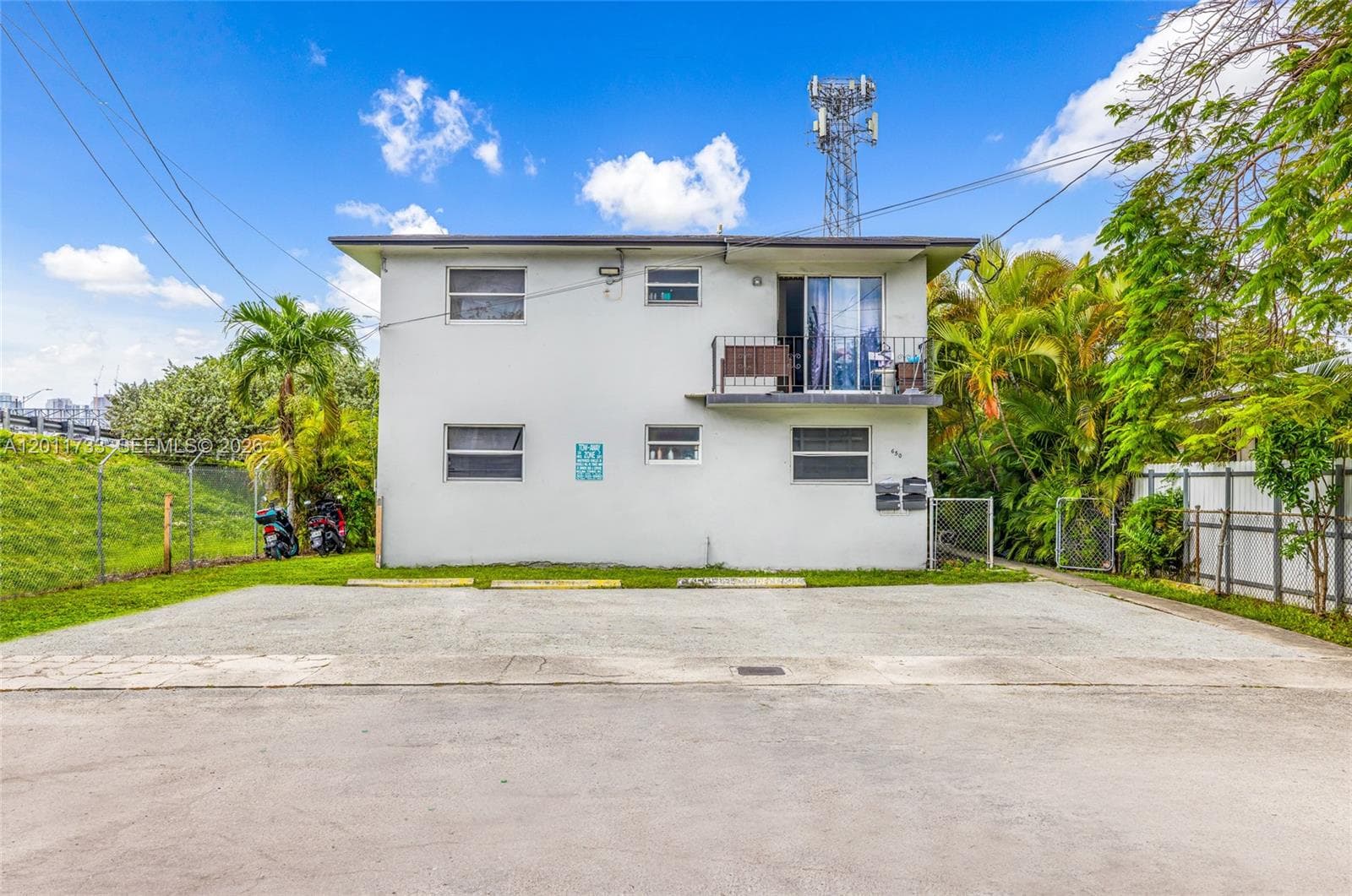 650 NW 28th St, Miami FL 33127 — 1