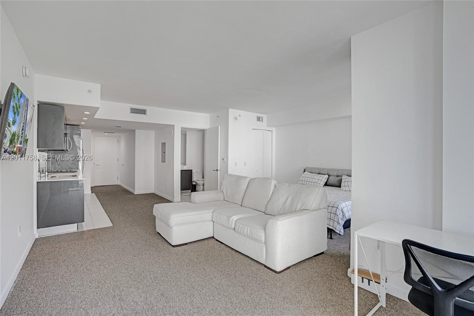 31 SE 6th St # 805, Miami FL 33131 — 16