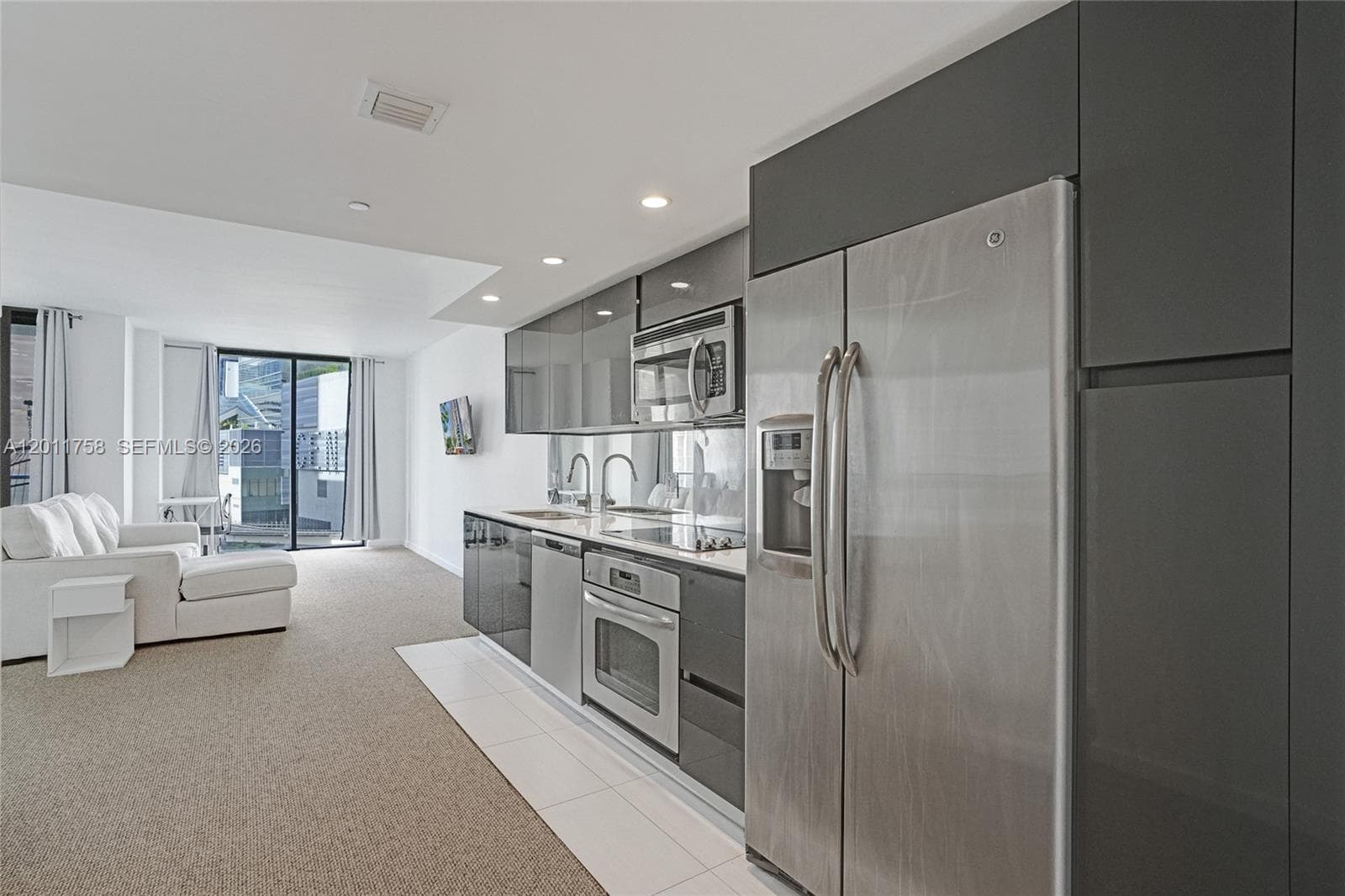 31 SE 6th St # 805, Miami FL 33131 — 7