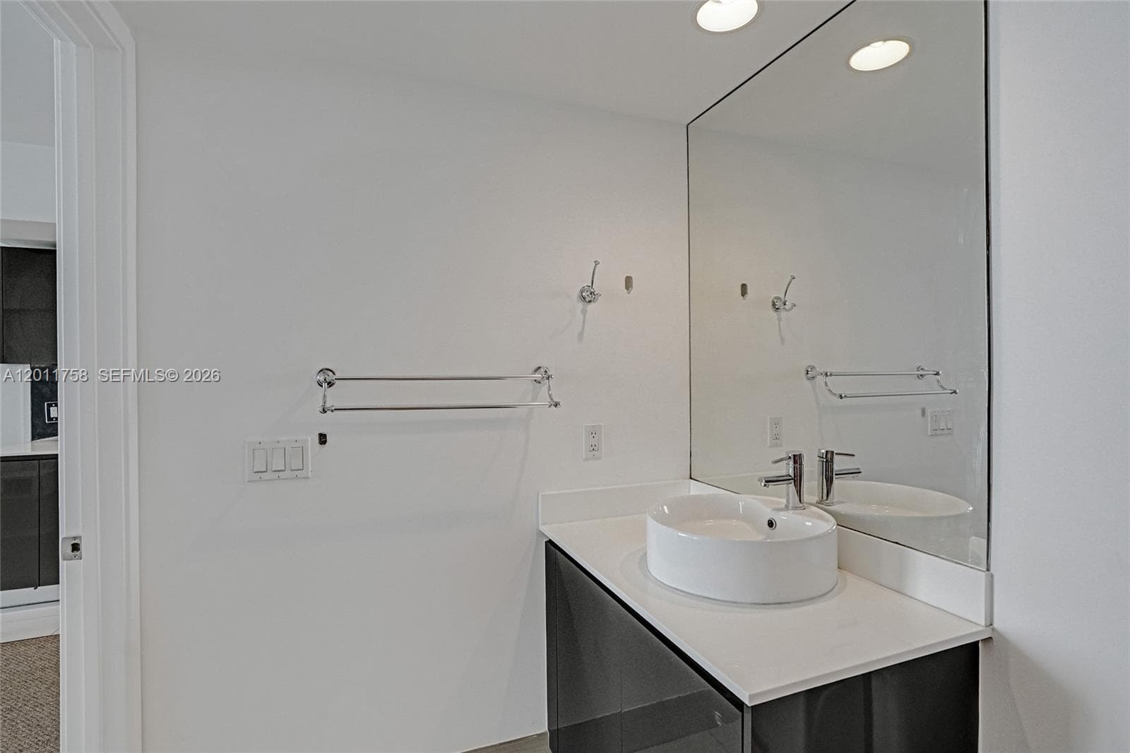 31 SE 6th St # 805, Miami FL 33131 — 19
