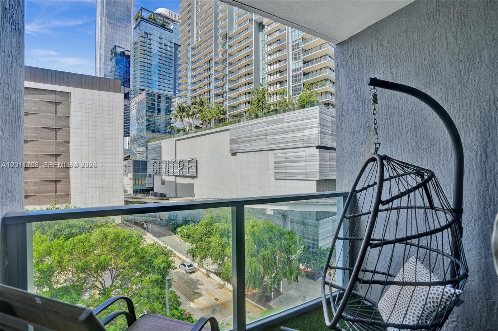 31 SE 6th St # 805, Miami FL 33131 — 21