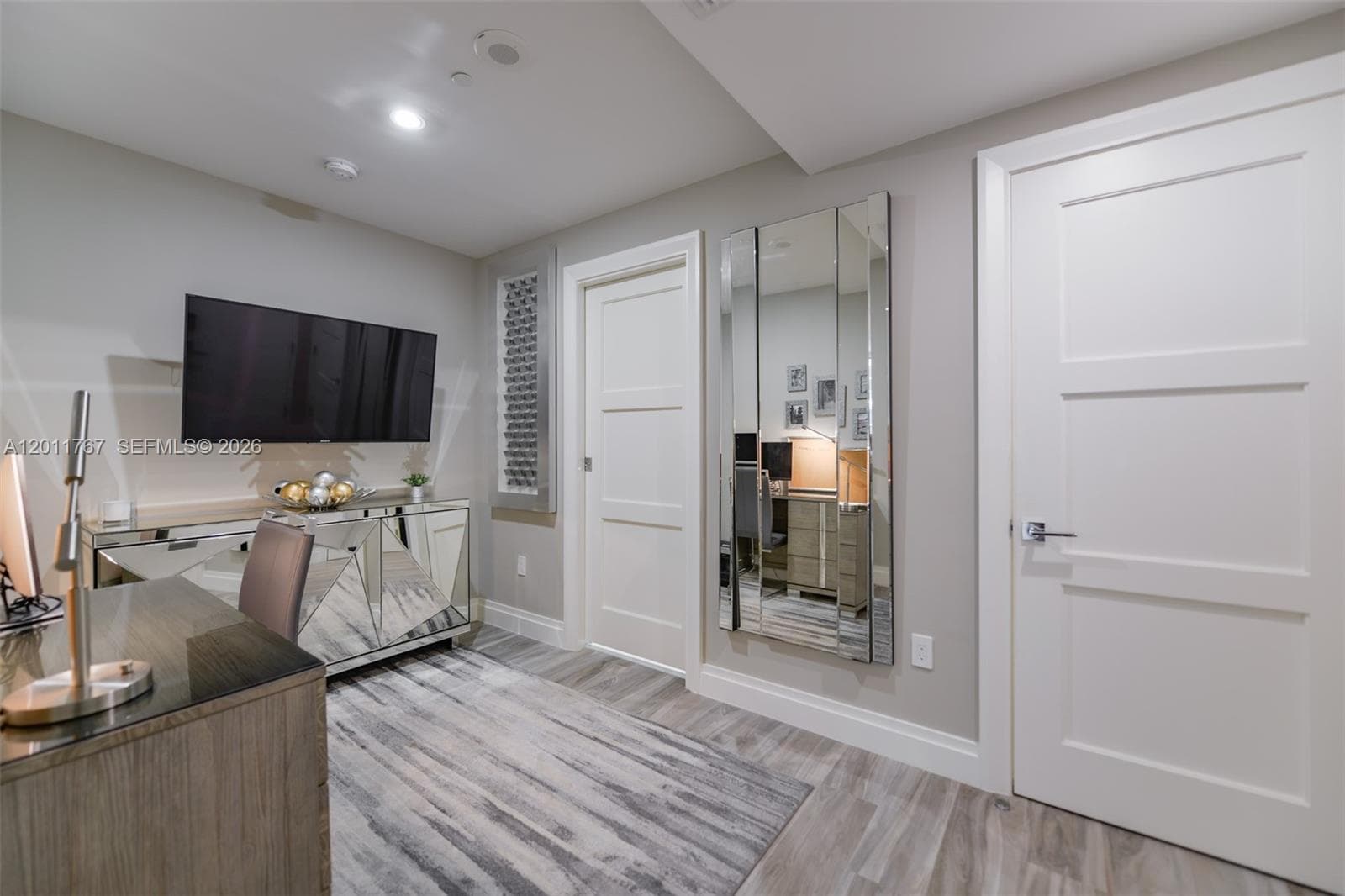 801 S Miami Ave # 3706, Miami FL 33130 — 3