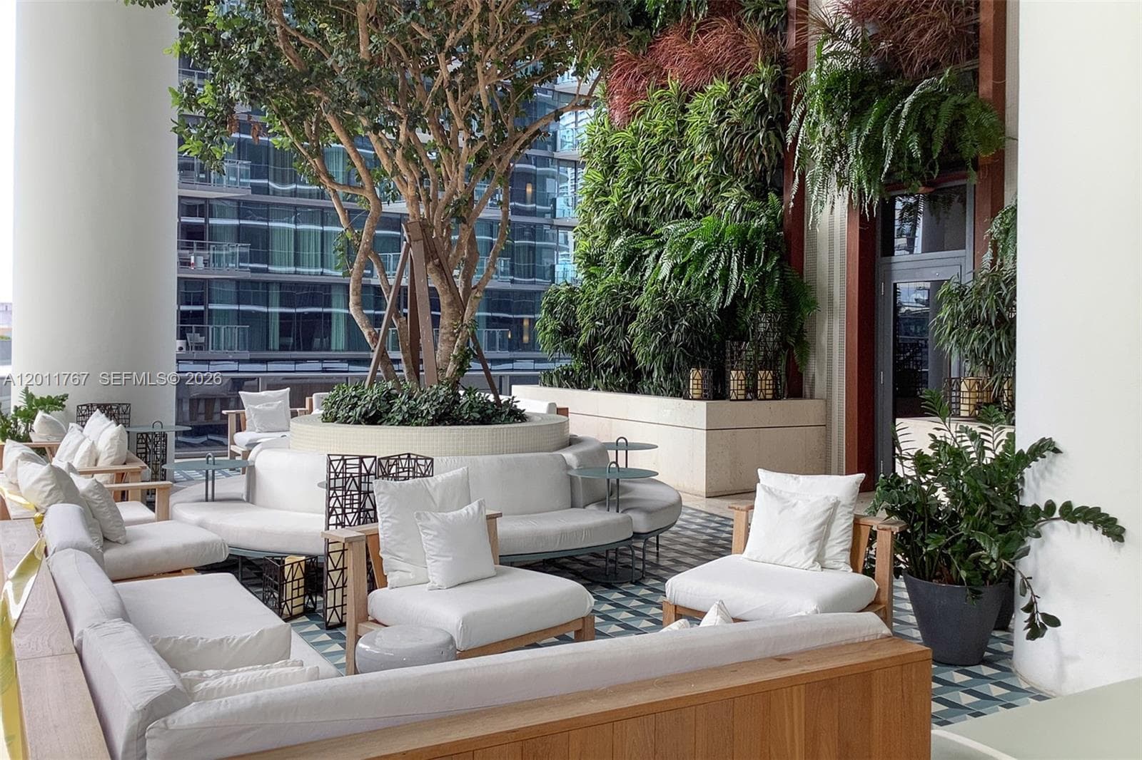 801 S Miami Ave # 3706, Miami FL 33130 — 32