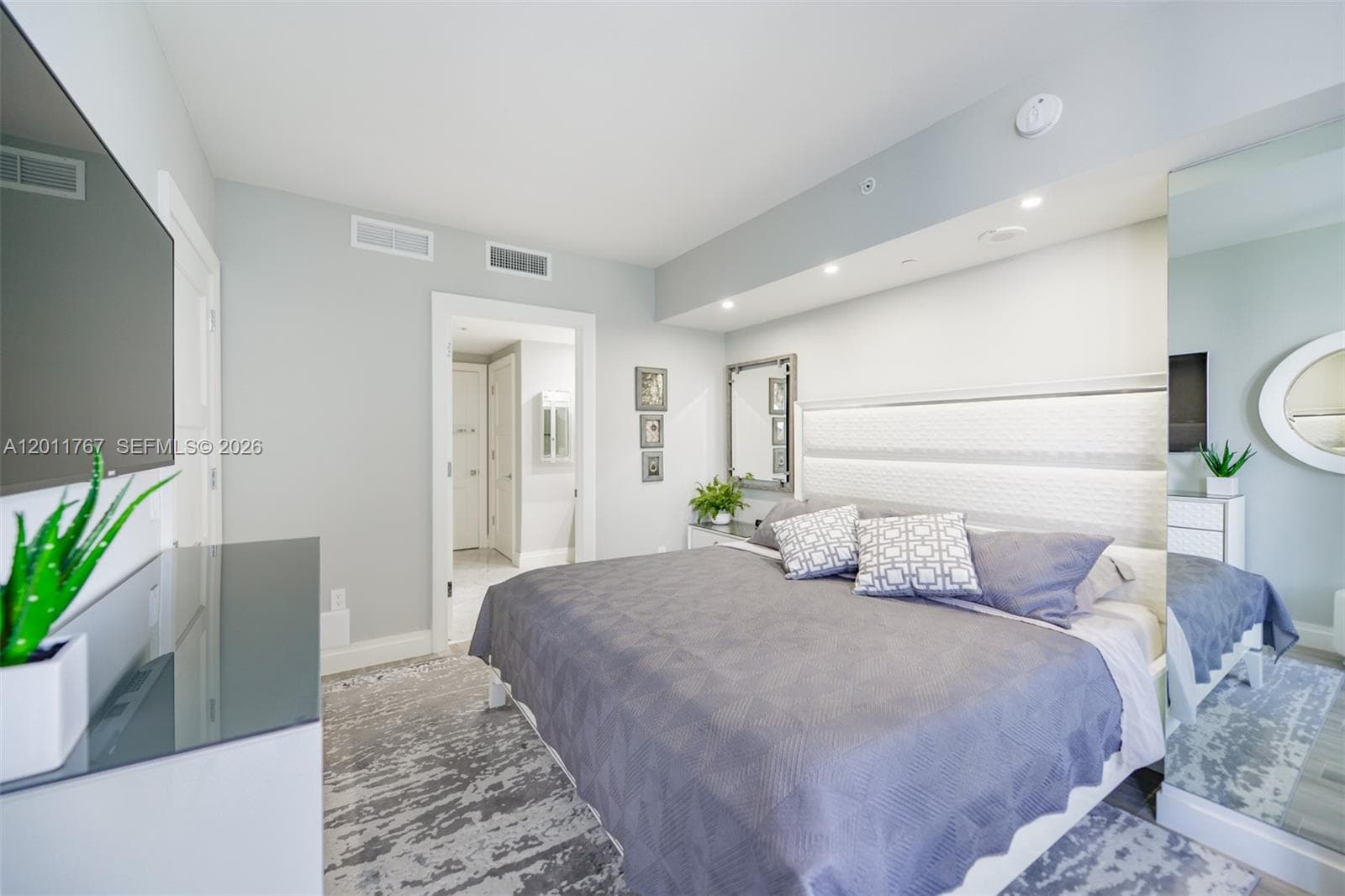 801 S Miami Ave # 3706, Miami FL 33130 — 20