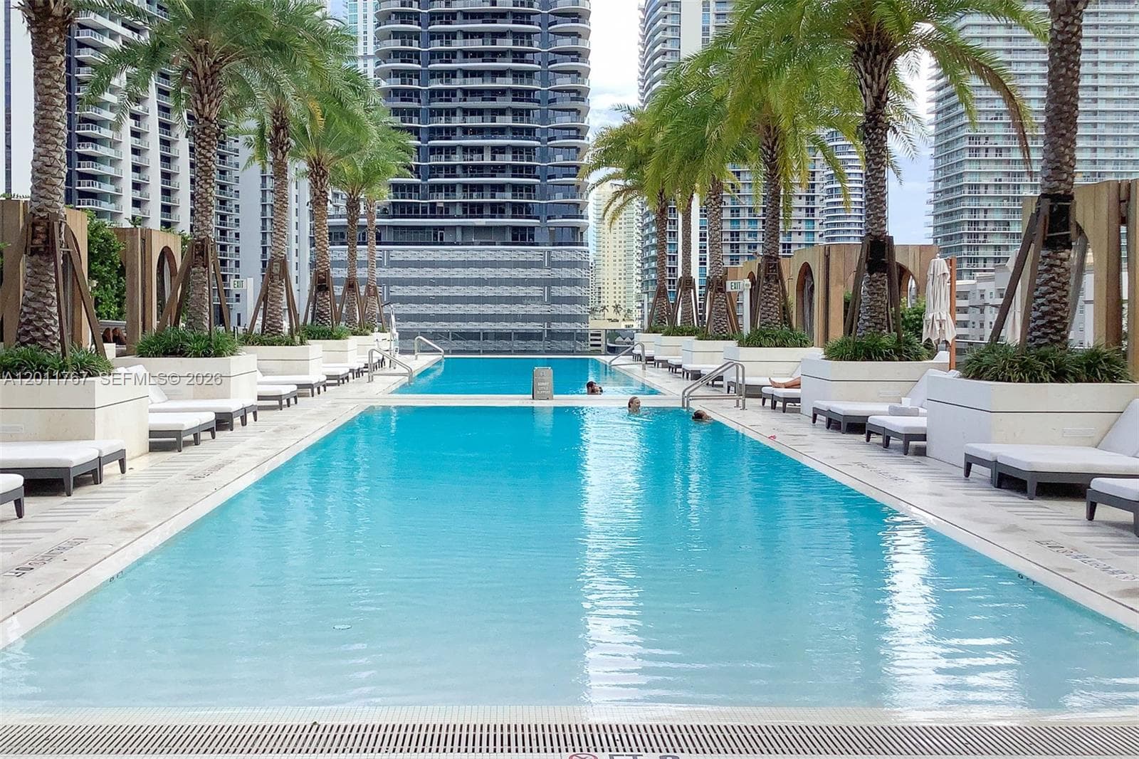 801 S Miami Ave # 3706, Miami FL 33130 — 35