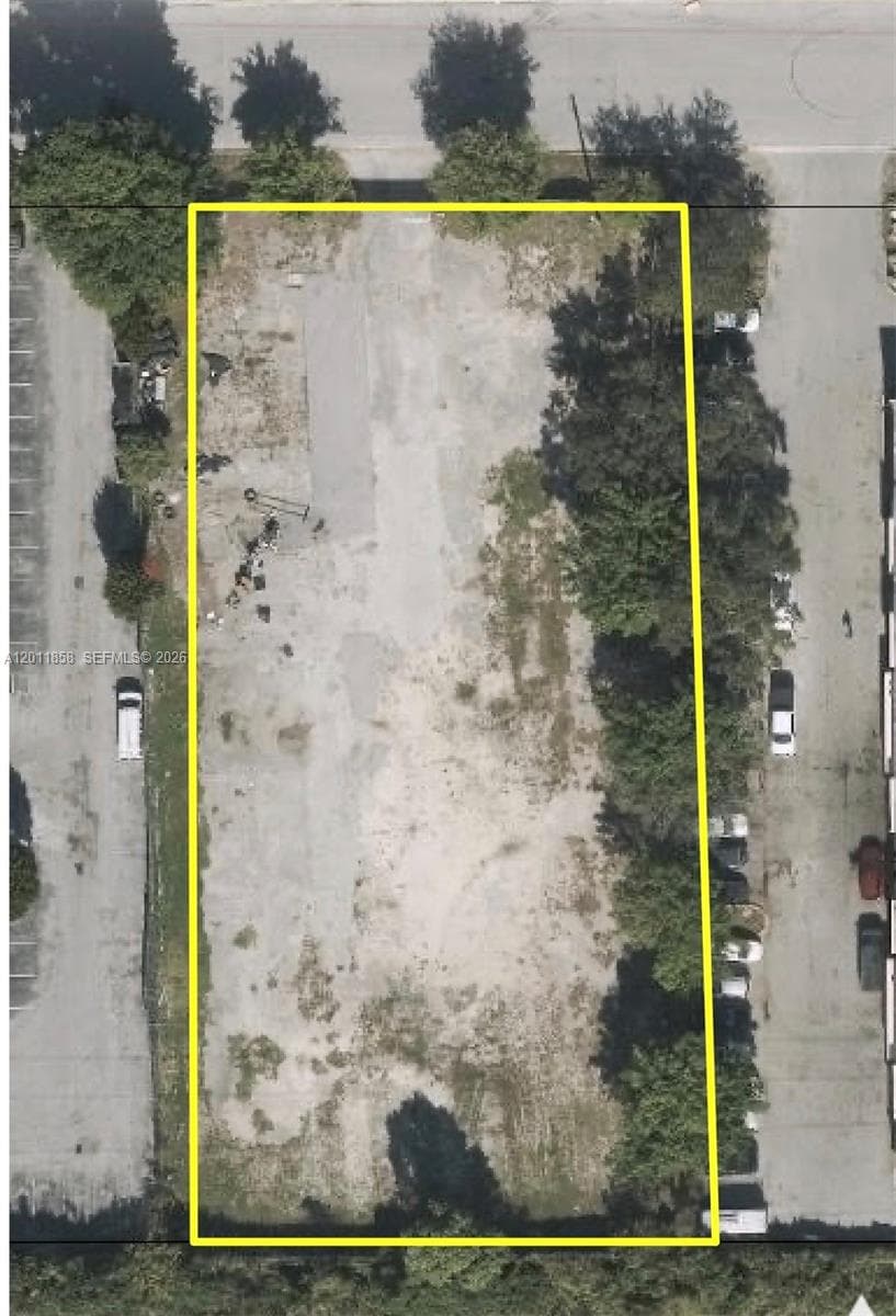 8322 NW 64, Miami FL 33166 — 1