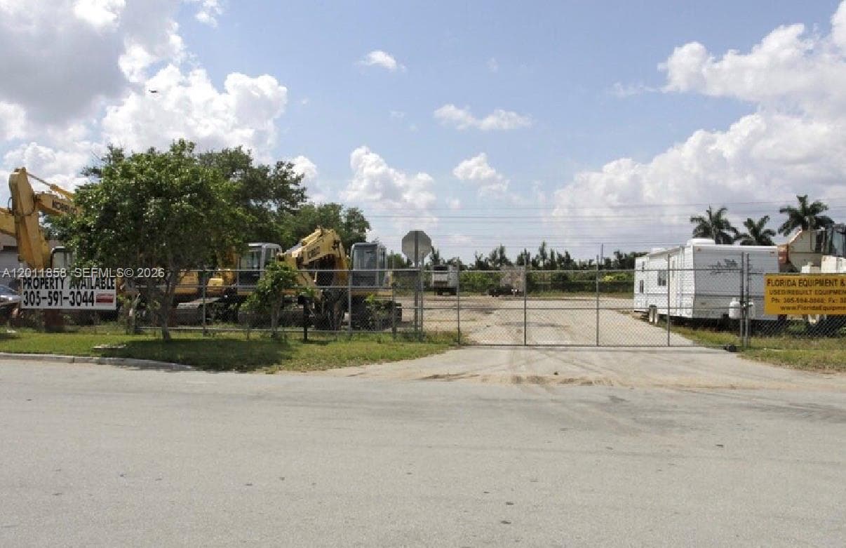 8322 NW 64, Miami FL 33166 — 5