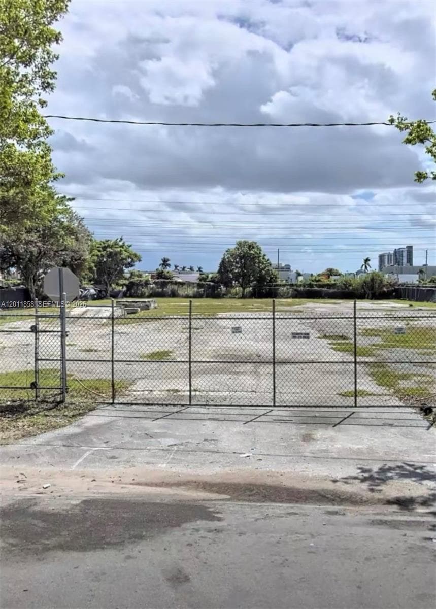 8322 NW 64, Miami FL 33166 — 4