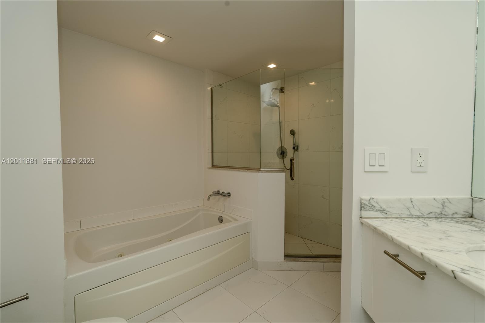 500 Brickell Ave # 1407, Miami FL 33131 — 20
