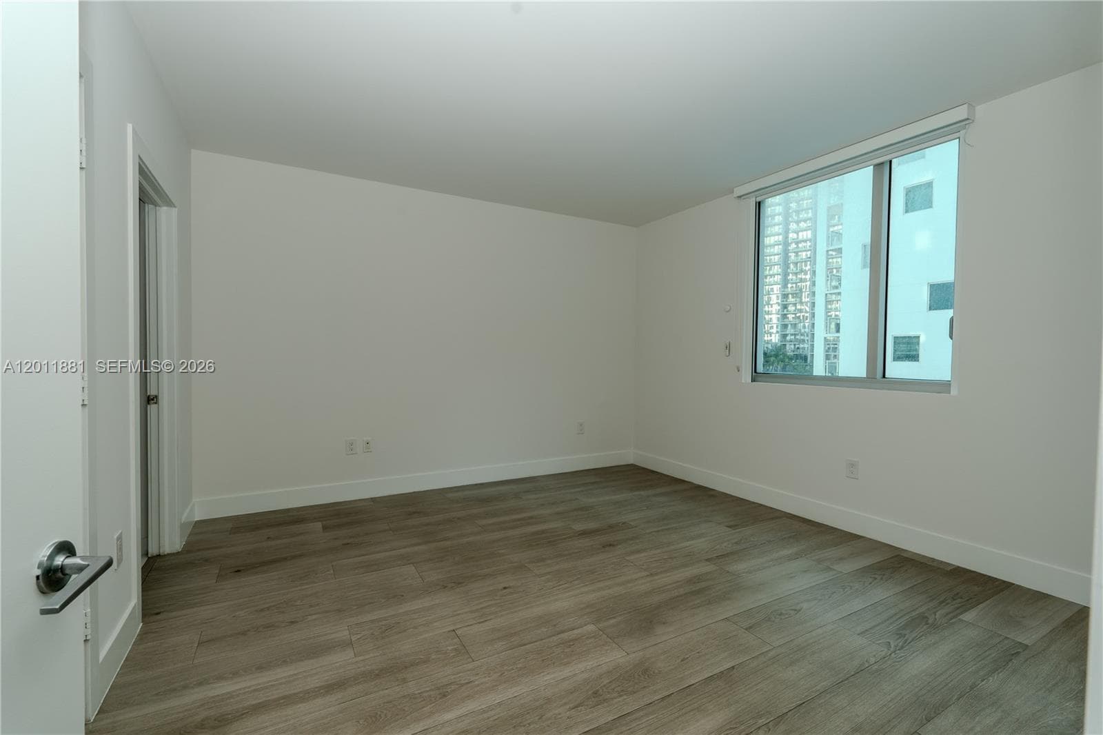 500 Brickell Ave # 1407, Miami FL 33131 — 24