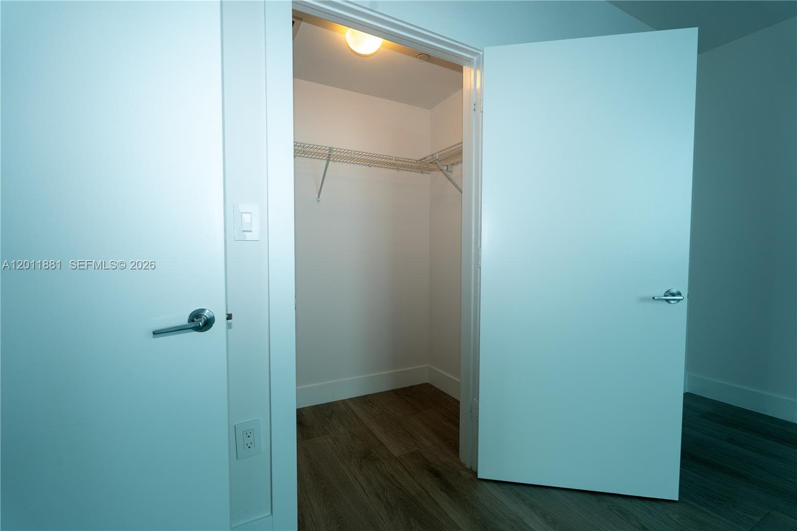 500 Brickell Ave # 1407, Miami FL 33131 — 25