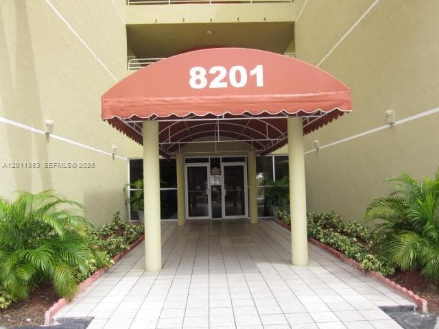 8201 NW 8th St # 414, Miami FL 33126 — 12
