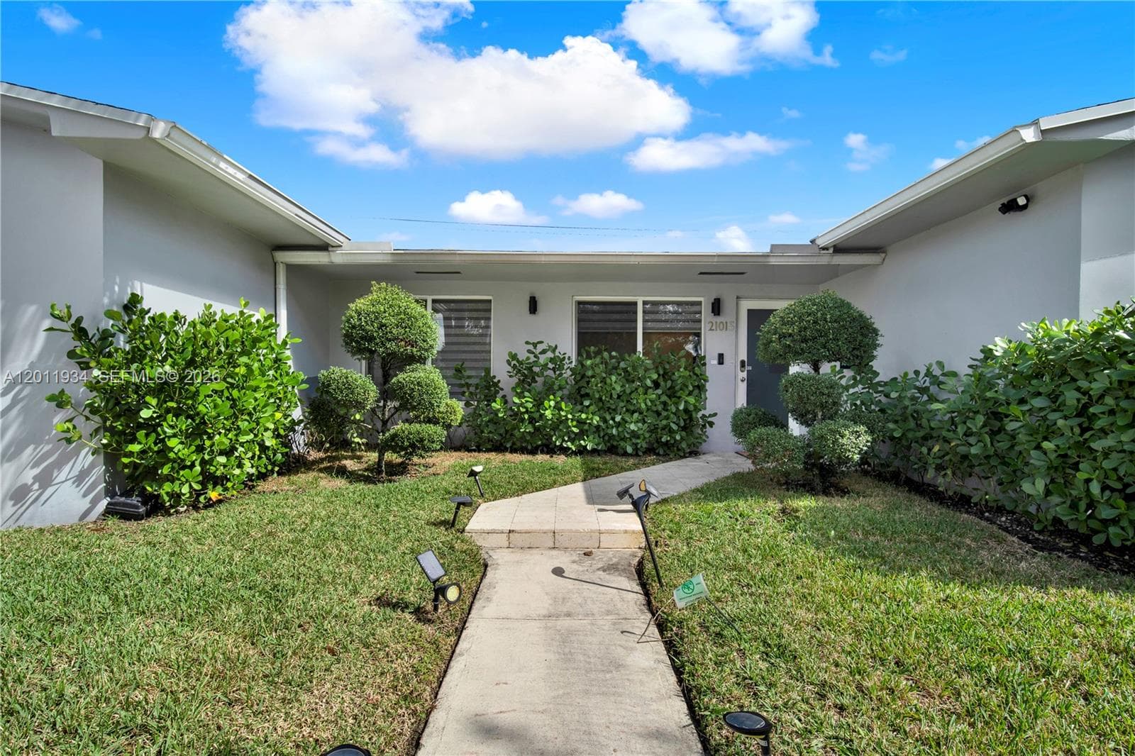 21015 NE 19th Ct, Miami FL 33179 — 40