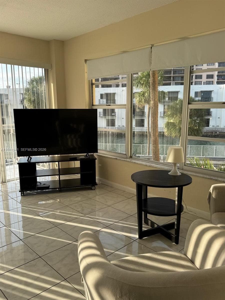 11111 Biscayne Blvd # 2H, Miami FL 33181 — 13