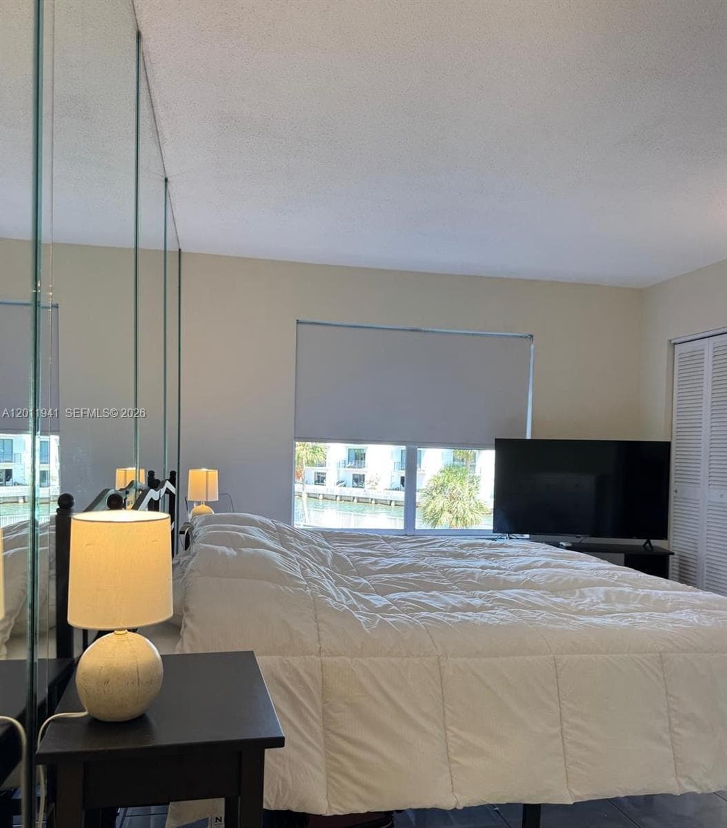 11111 Biscayne Blvd # 2H, Miami FL 33181 — 16