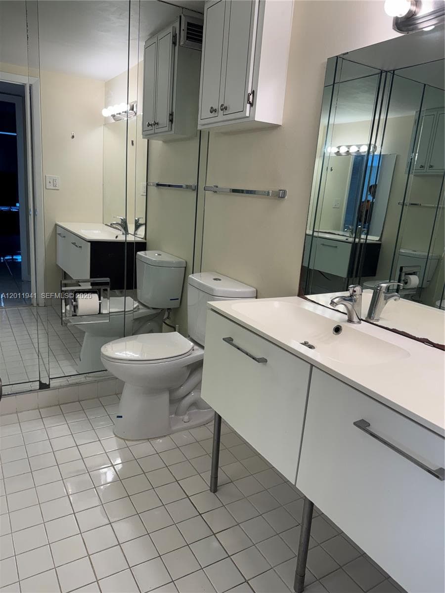 11111 Biscayne Blvd # 2H, Miami FL 33181 — 12