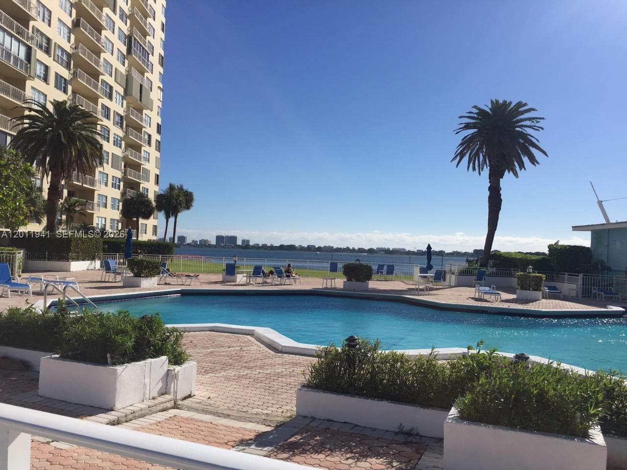11111 Biscayne Blvd # 2H, Miami FL 33181 — 24