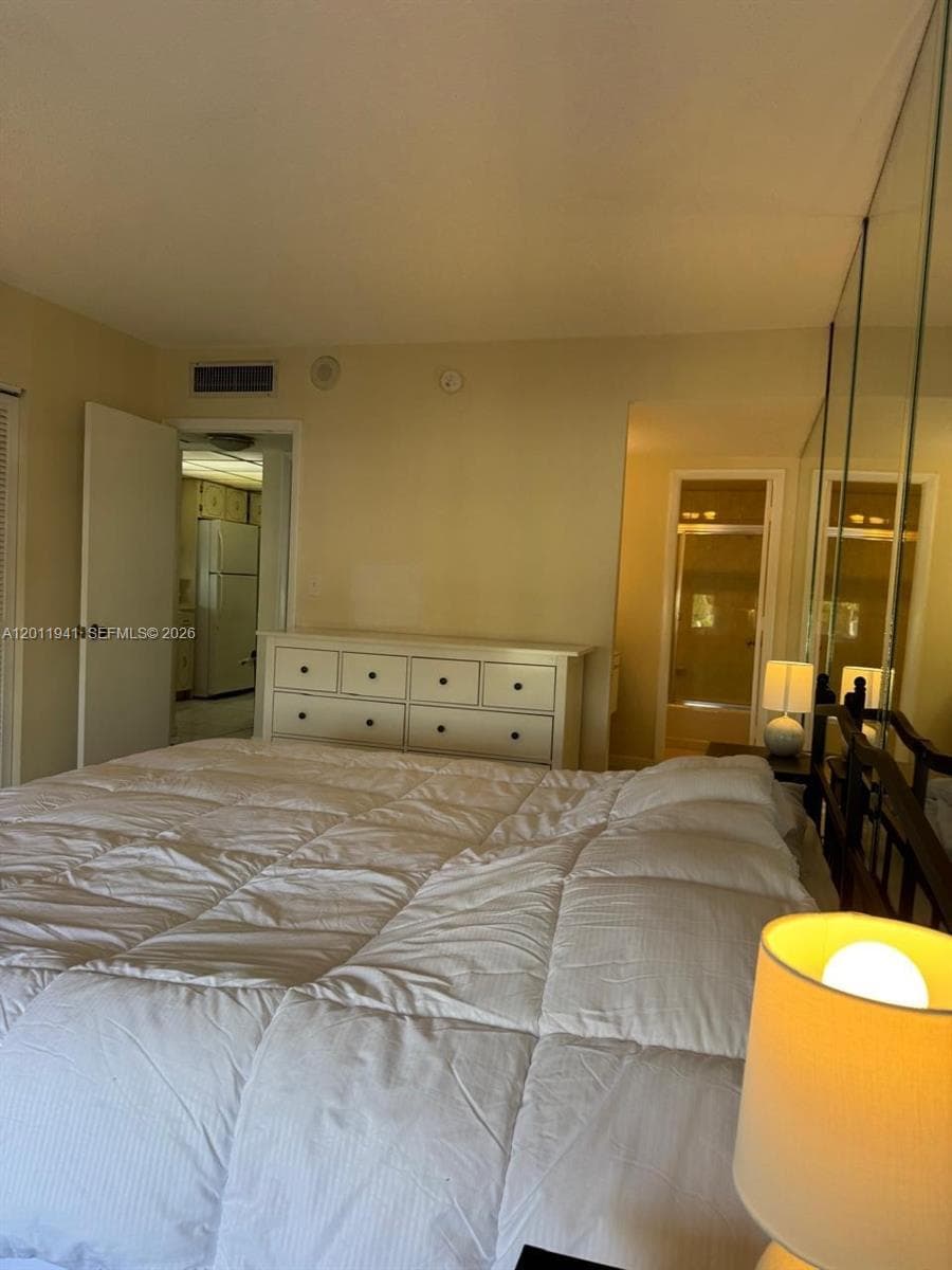 11111 Biscayne Blvd # 2H, Miami FL 33181 — 18