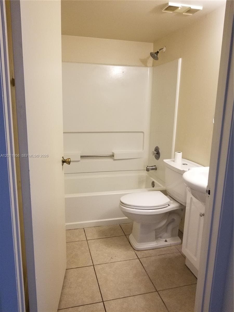 15241 SW 80th St # 201, Miami FL 33193 — 11