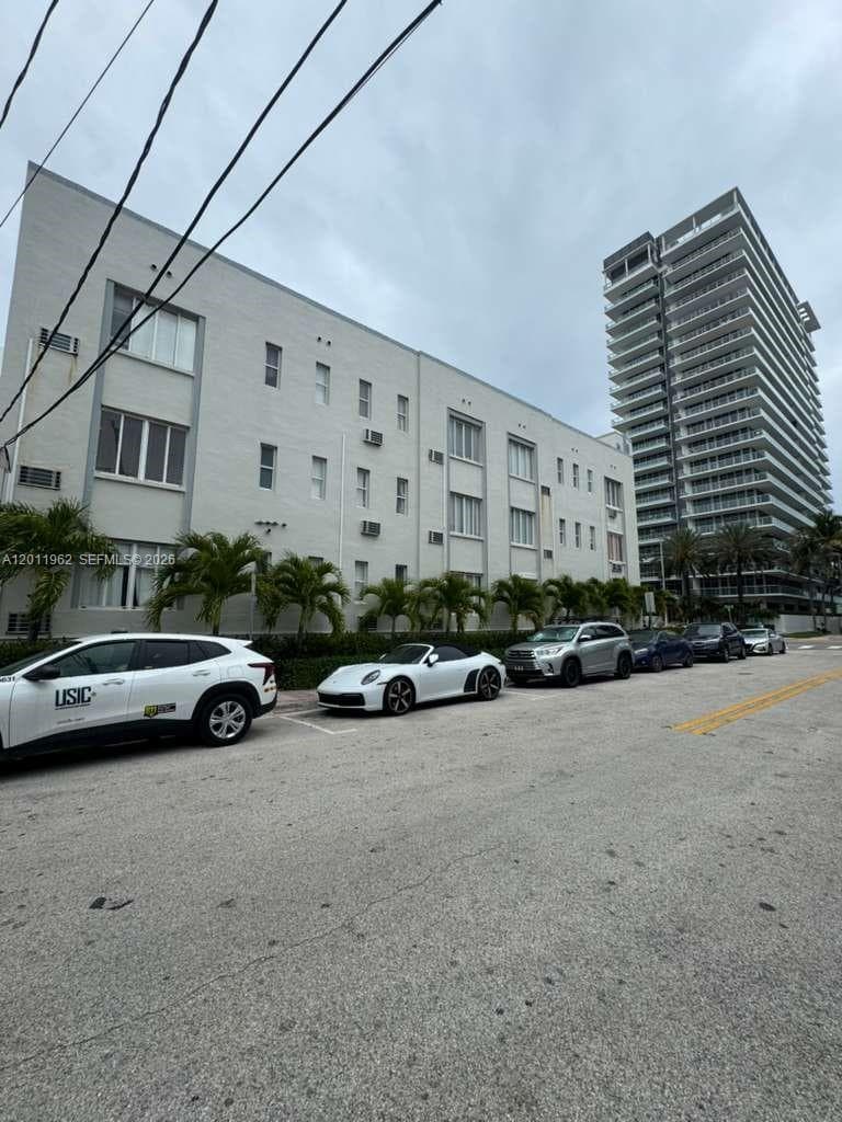 3700 Collins Ave # 309, Miami Beach FL 33140 — 2