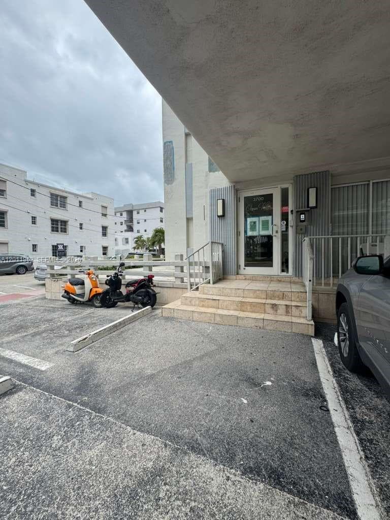 3700 Collins Ave # 309, Miami Beach FL 33140 — 1