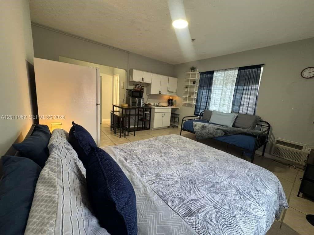 3700 Collins Ave # 309, Miami Beach FL 33140 — 5