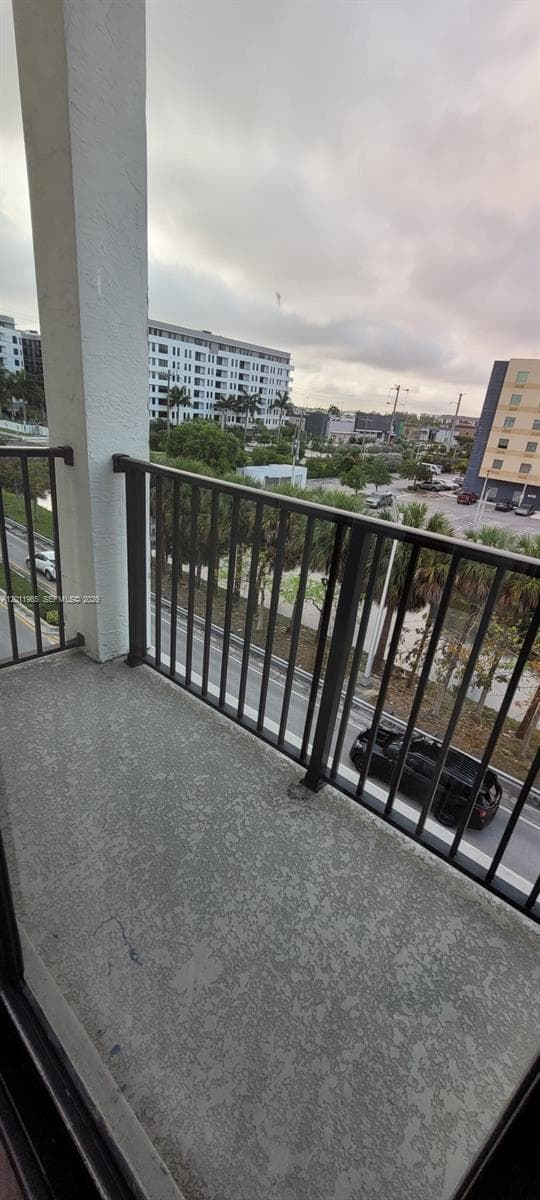 8001 NW 41st St # 405, Doral FL 33166 — 7