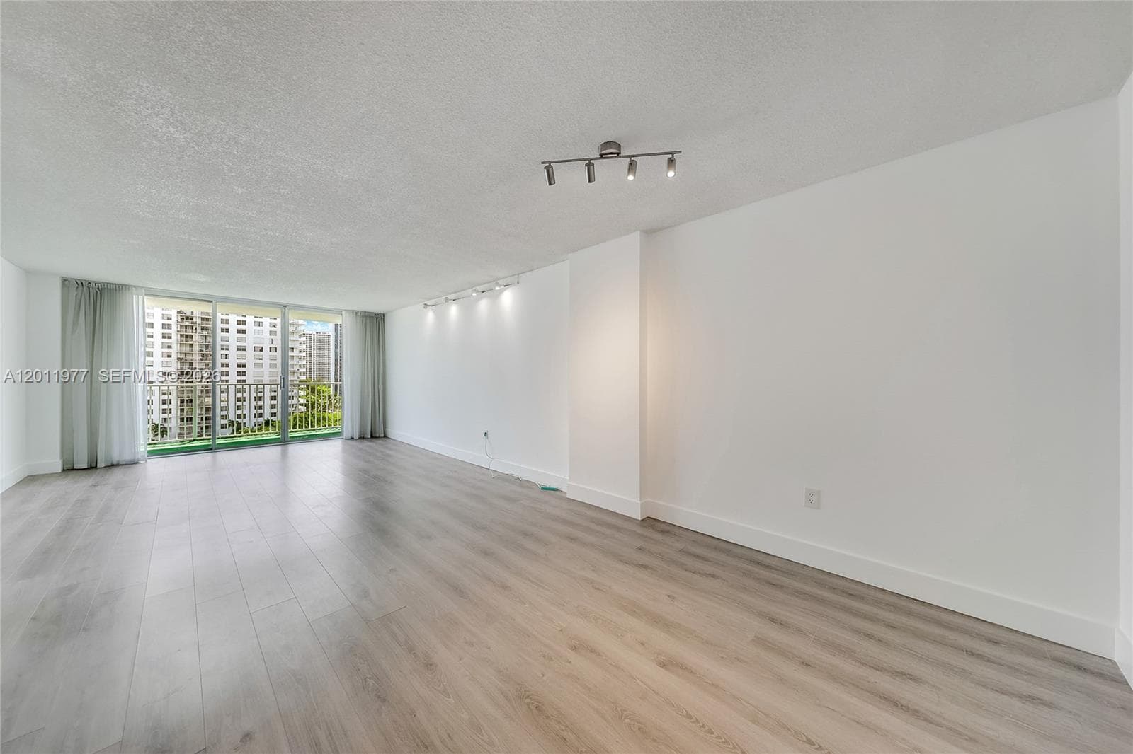 2801 NE 183rd St # 912W, Aventura FL 33160 — 12