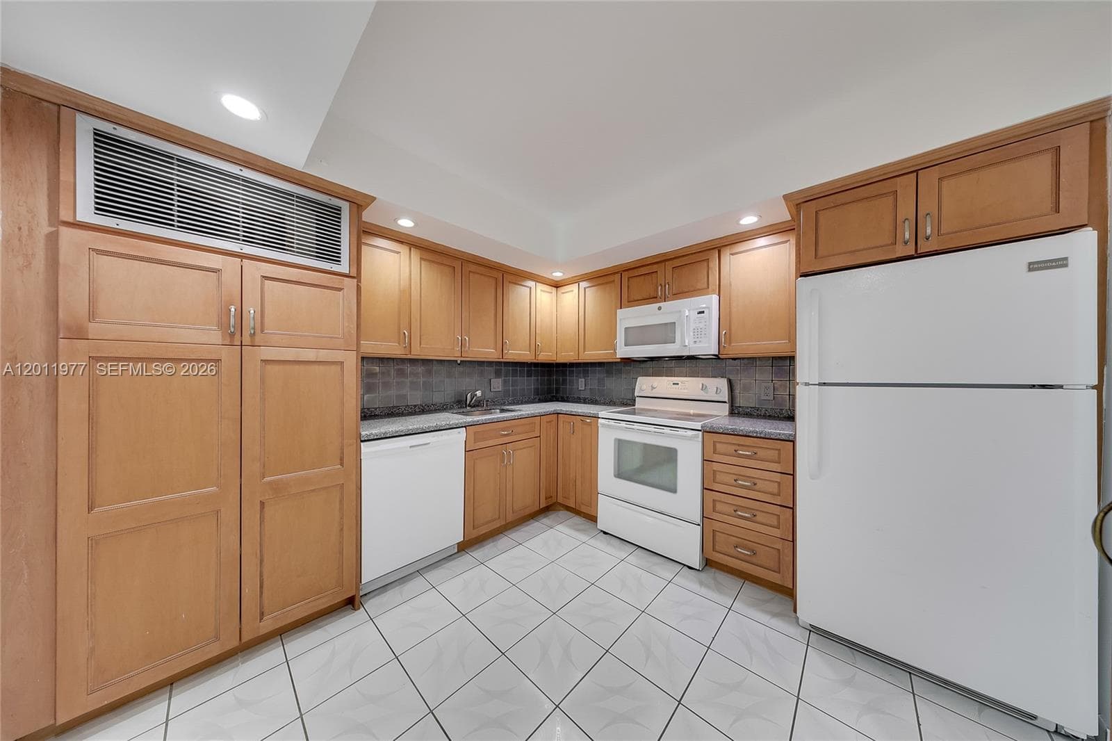 2801 NE 183rd St # 912W, Aventura FL 33160 — 5