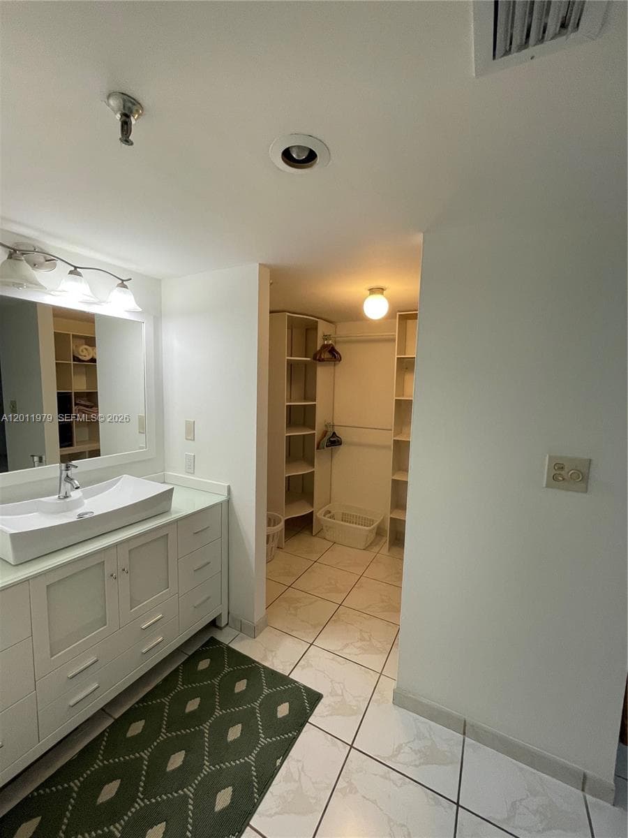 1621 Collins Ave # 707, Miami Beach FL 33139 — 11