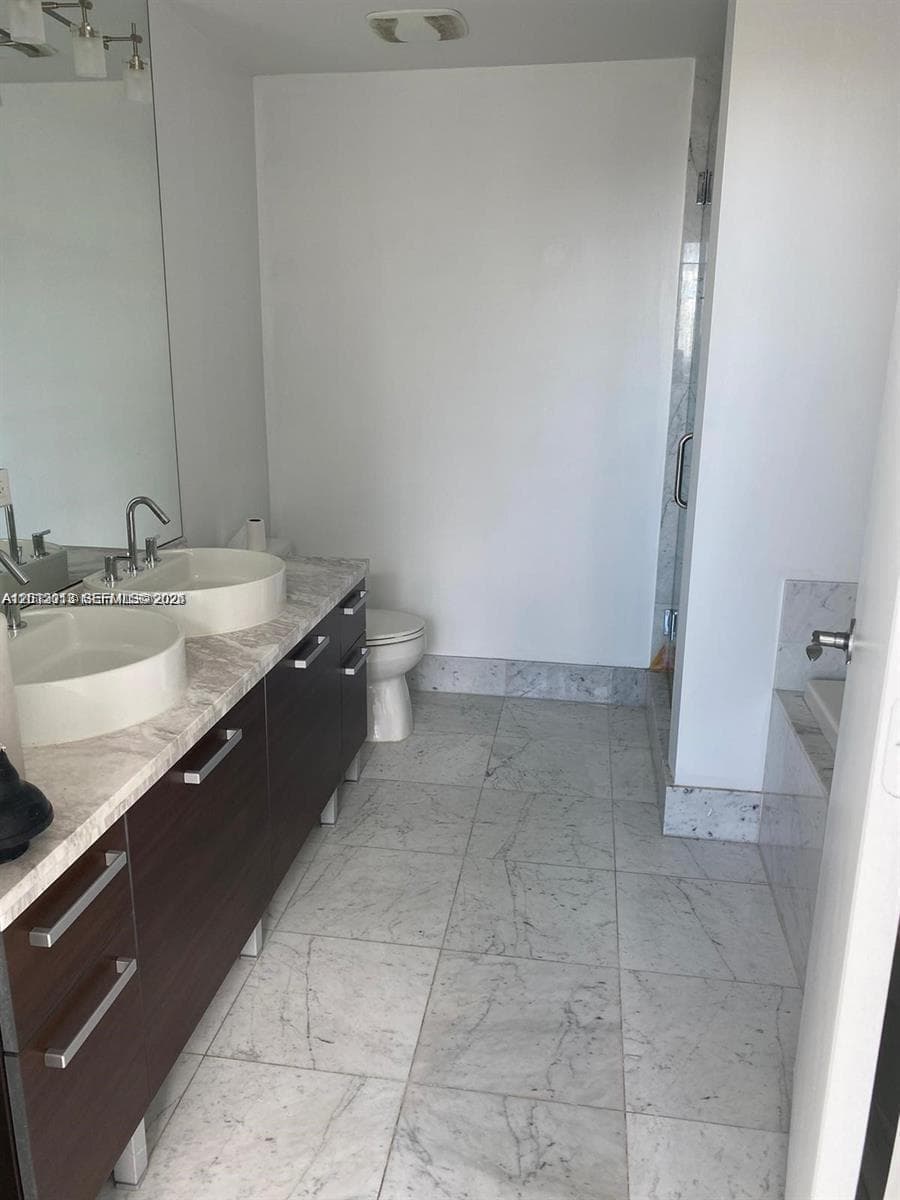253 NE 2nd St # 3002, Miami FL 33132 — 6