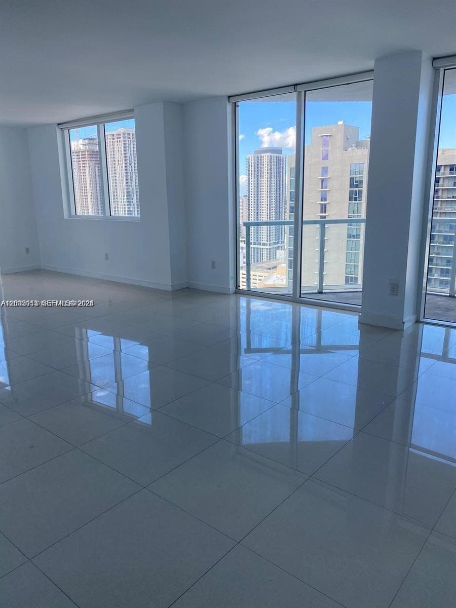 253 NE 2nd St # 3002, Miami FL 33132 — 9