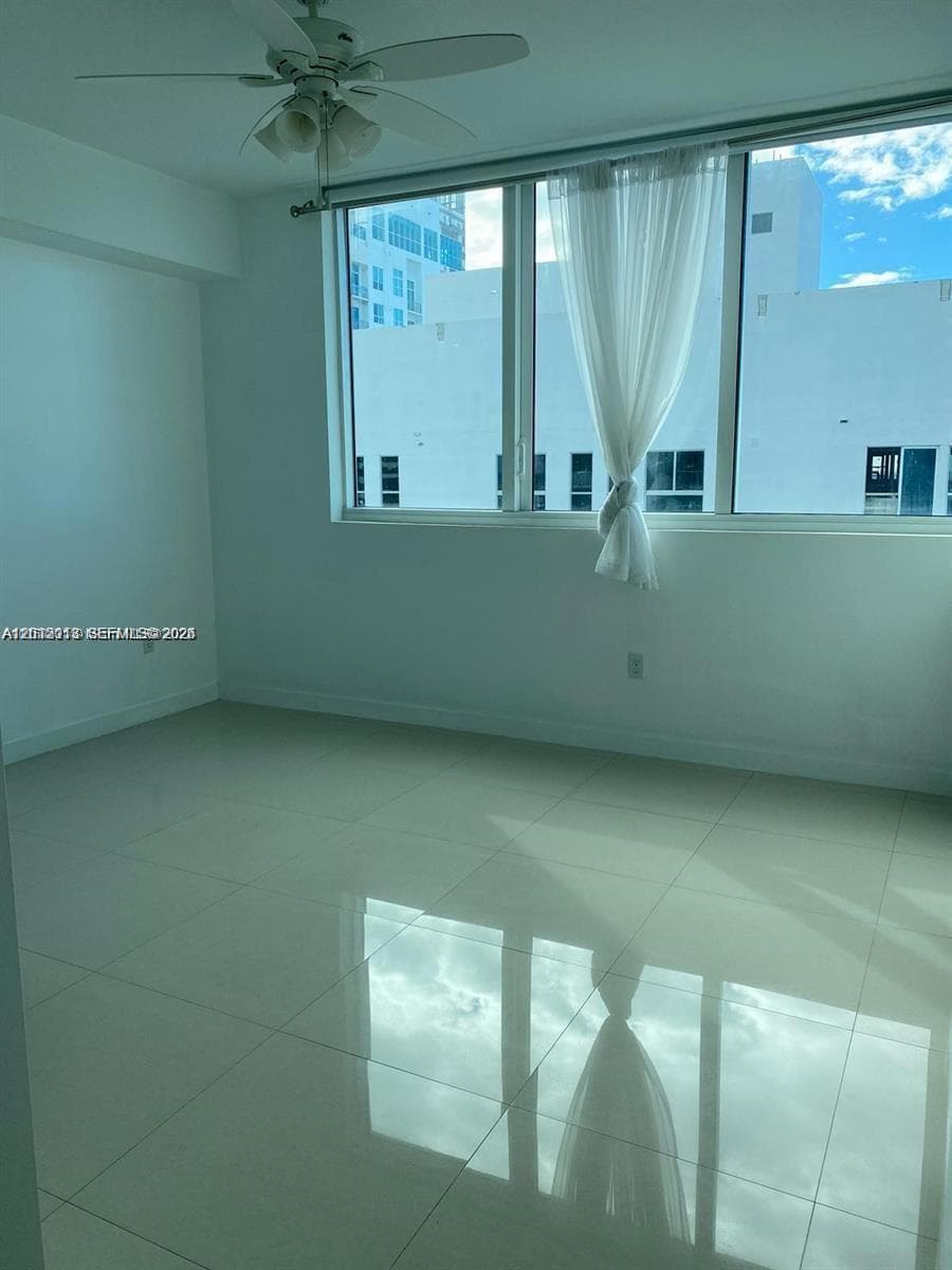 253 NE 2nd St # 3002, Miami FL 33132 — 4