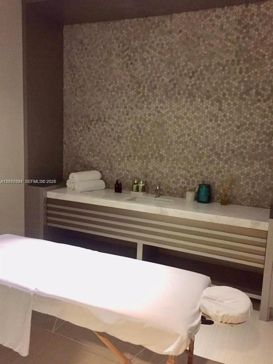 5300 Paseo Blvd # 405, Doral FL 33166 — 18