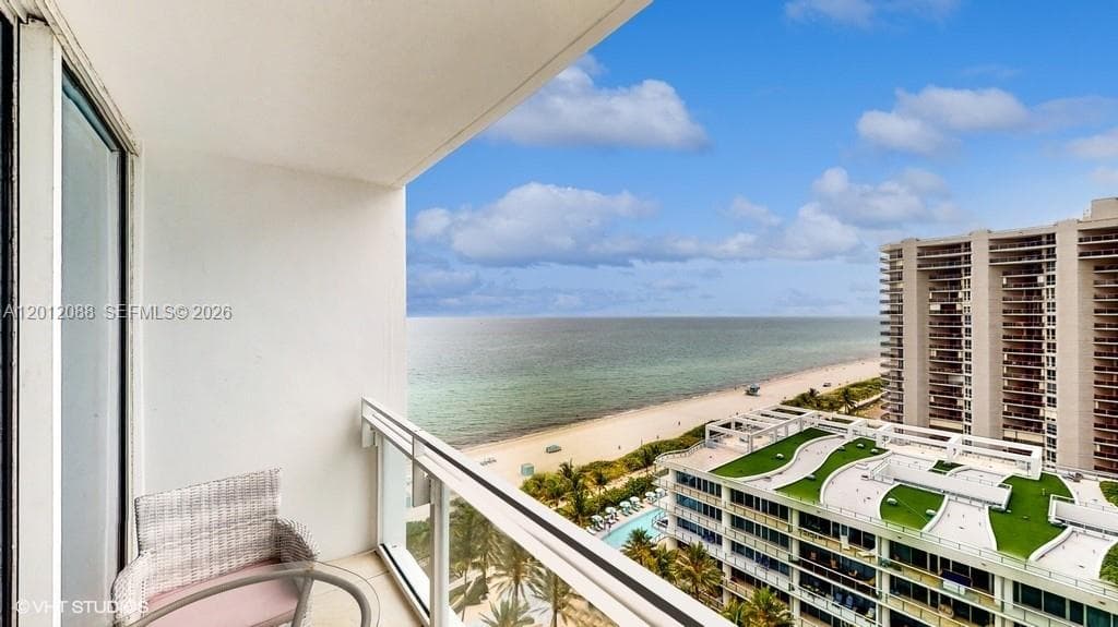 6801 Collins Ave # 1208, Miami Beach FL 33141 — 23