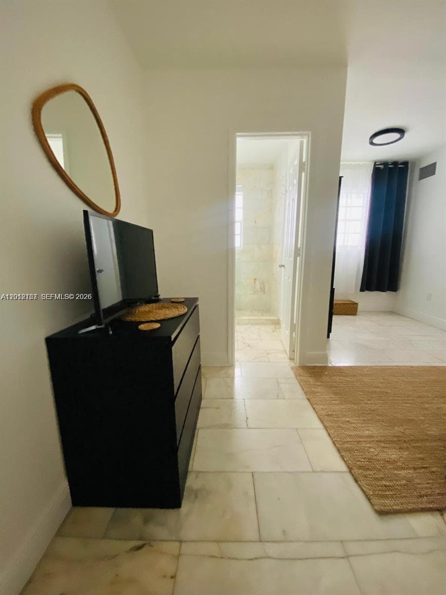 1526 Pennsylvania Ave # 20, Miami Beach FL 33139 — 16